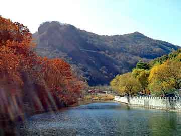 华富之声股指期货直播间2025年10月11日_恒指纳指德指投资策略，华富成长趋势今日净值